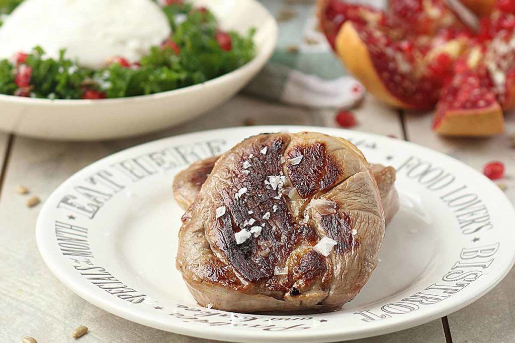 tournedos de cordero ternasco de aragon con ensalada kale