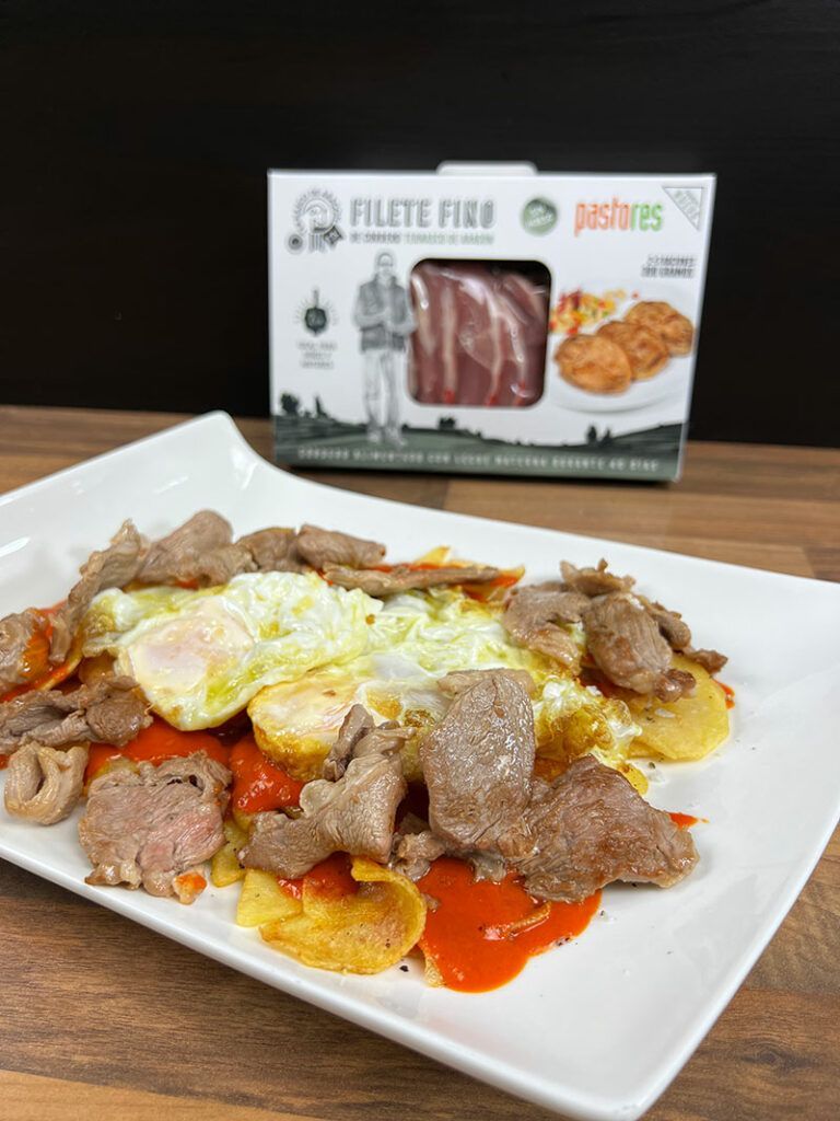 huevos rotos con ternasco